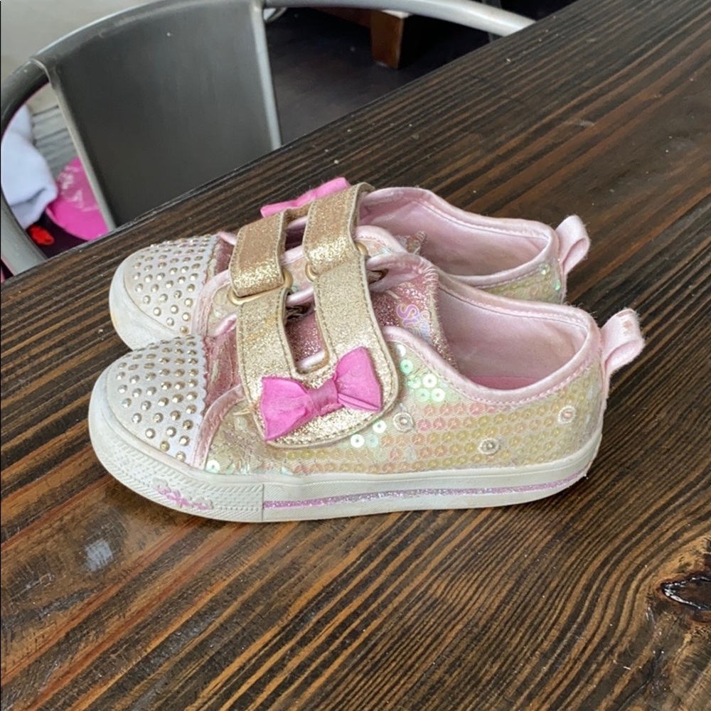 Girls sneakers